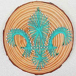 Free String Art Fleur-de-Lis Pattern